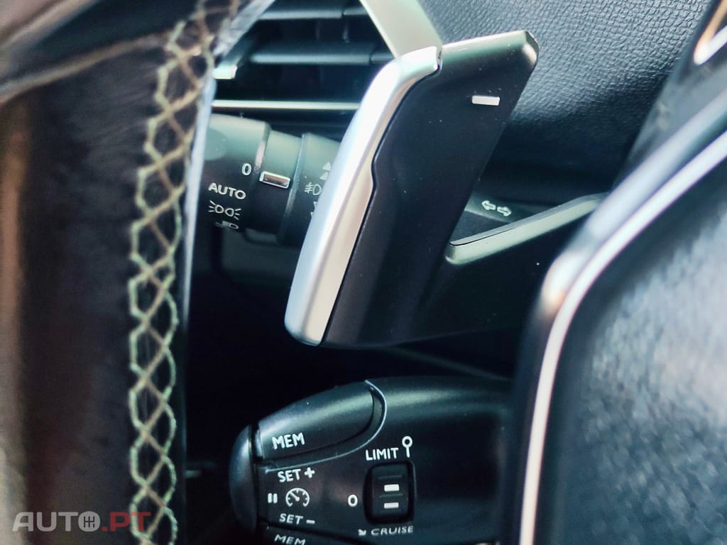 Peugeot 3008 1.2 PureTech Allure Grip Control EAT6