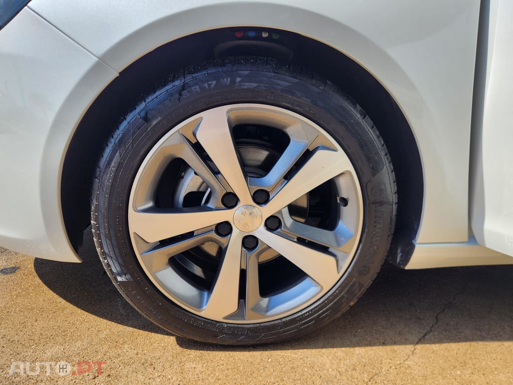 Peugeot 308 1.6 BlueHDi Style J17