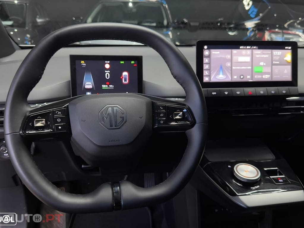 MG MG4 77 kWh Extended Range Luxury