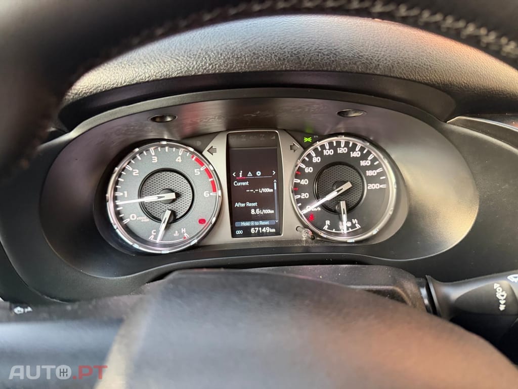 Toyota Hilux 2.4 D-4D 2WD CS CM