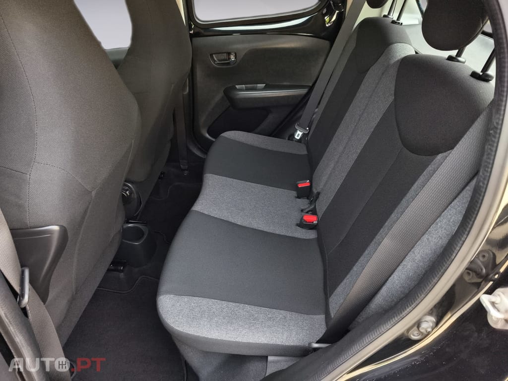 Citroen C1 1.2 VTi Shine