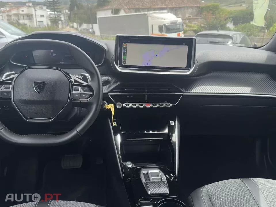 Peugeot 2008 1.2 Hybrid Allure e-DCS6