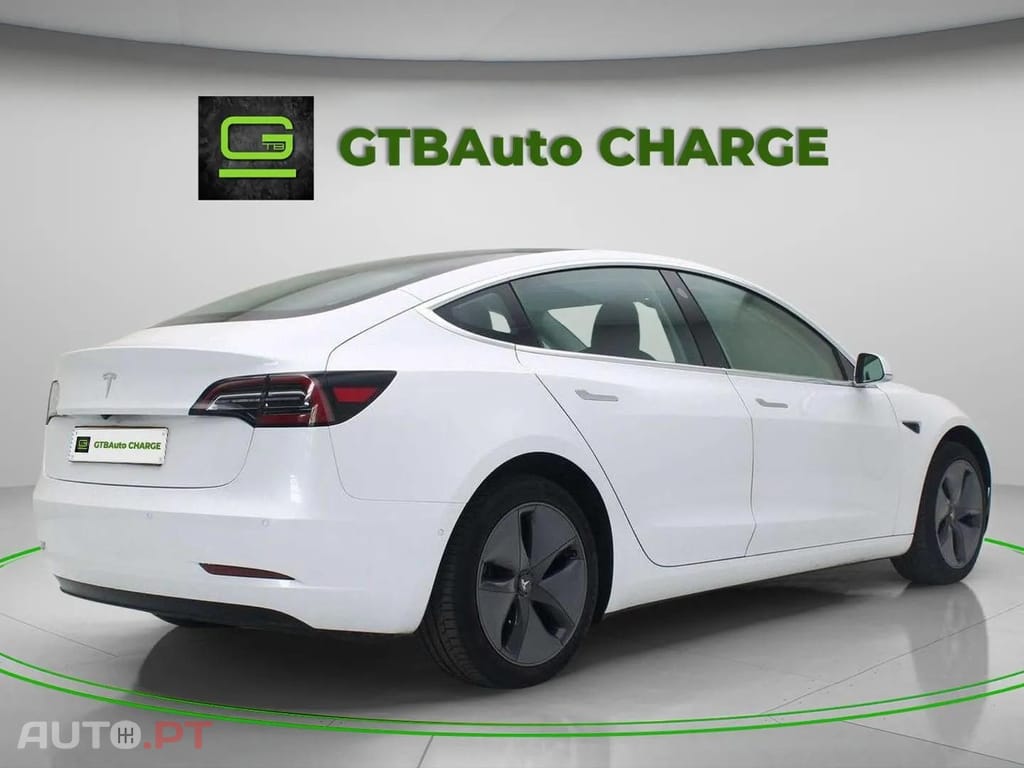 Tesla Model 3 Standard RWD Plus AUTOPILOT