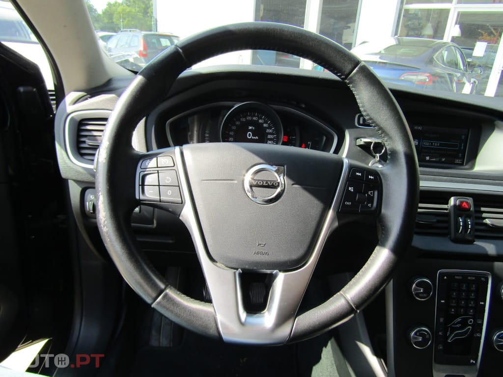 Volvo V40 2.0 D3 R-Design Momentum