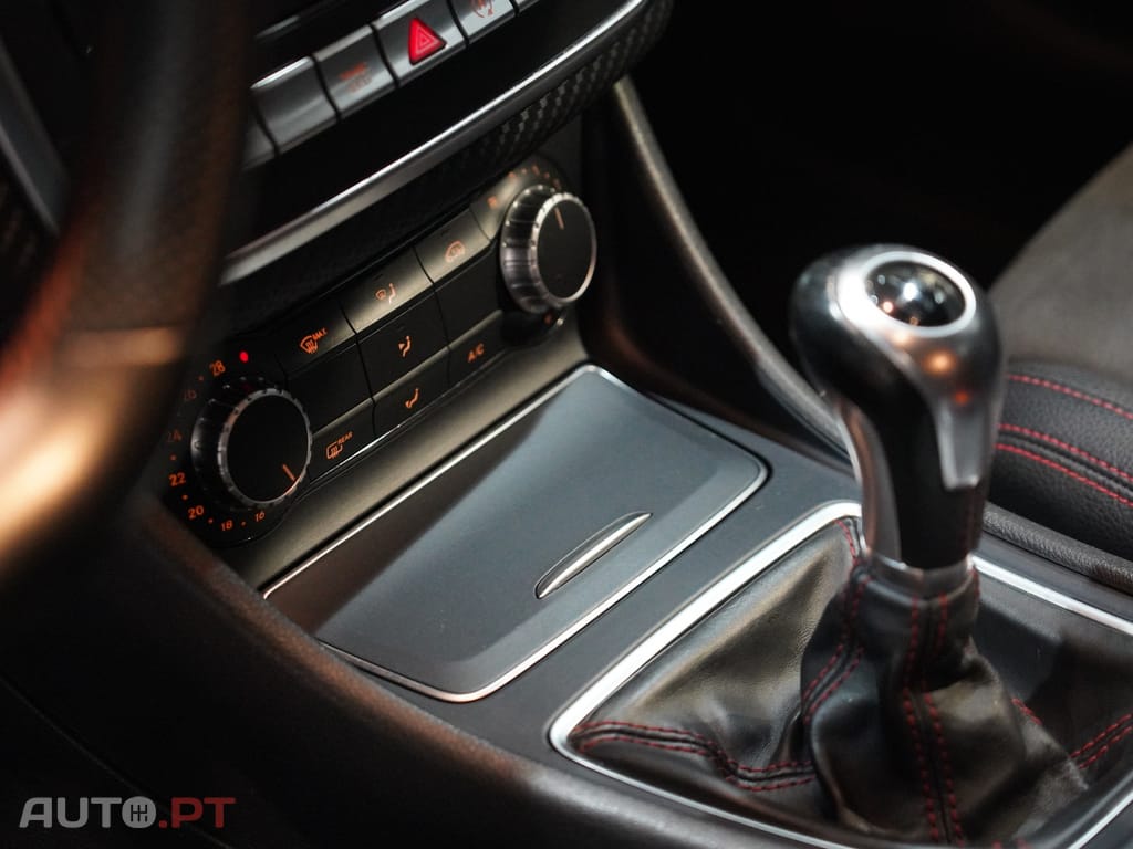 Mercedes-Benz A 180 d AMG Line