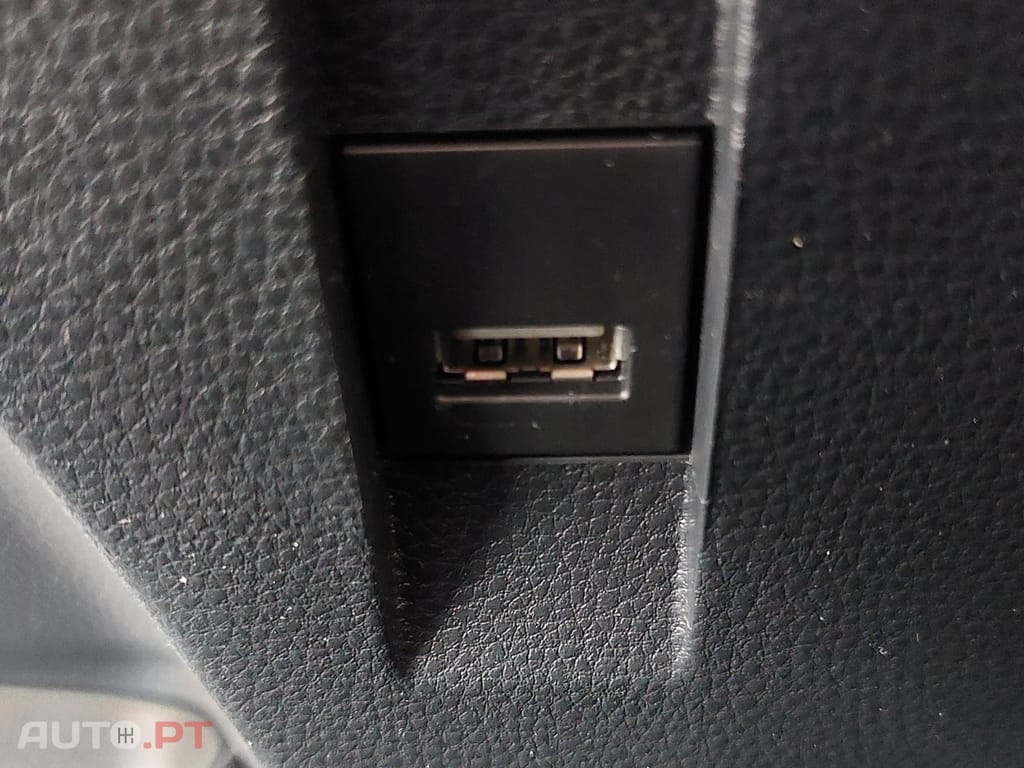 Toyota Corolla 1.8 Hybrid Comfort — fotografia 50