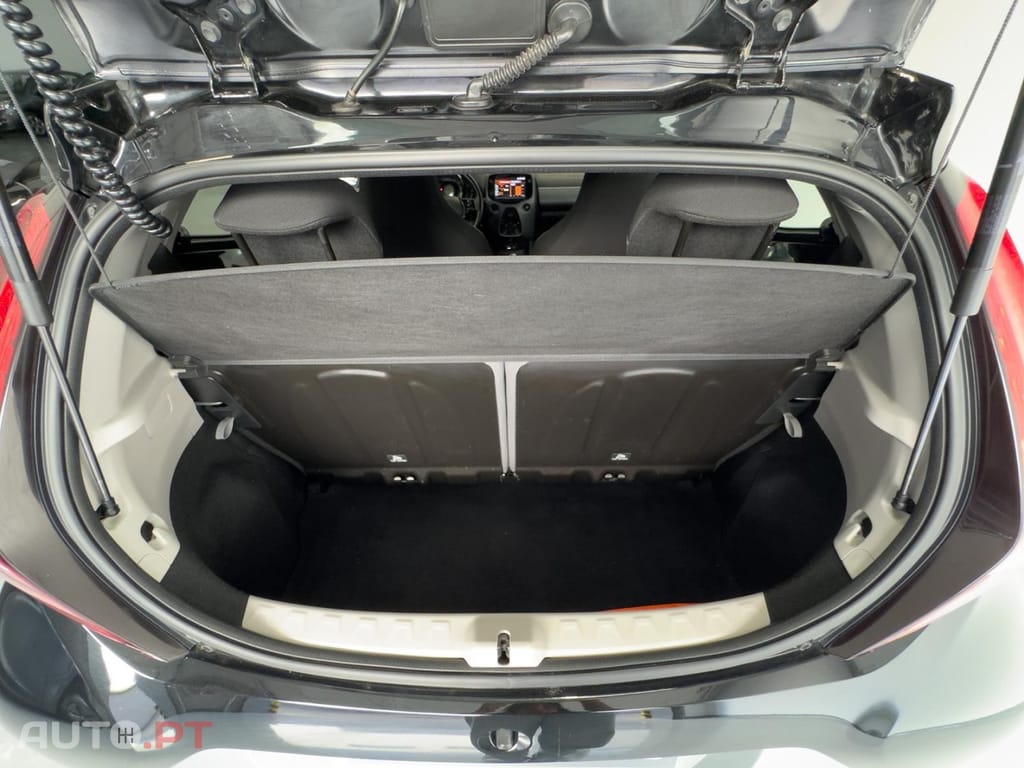 Toyota Aygo 1.0 X-Play Plus