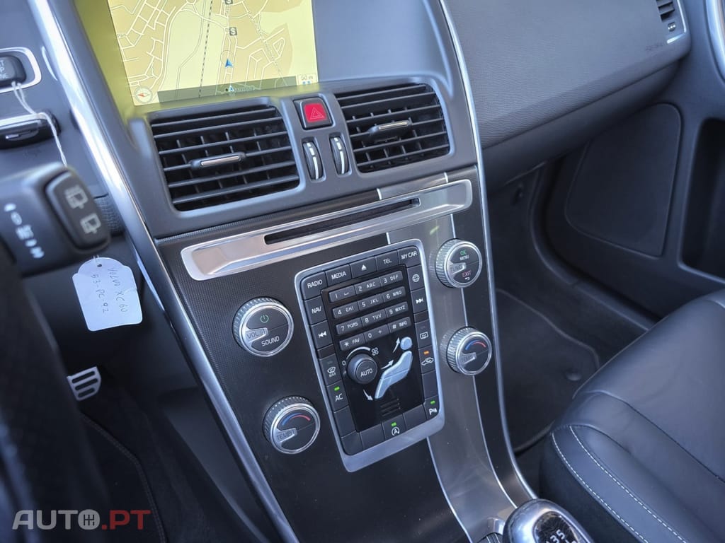 Volvo XC60 2.0 D4 R-Design