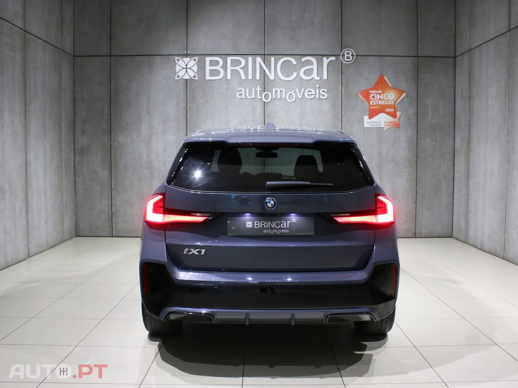 BMW iX1 xDrive30 Pack Desportivo M