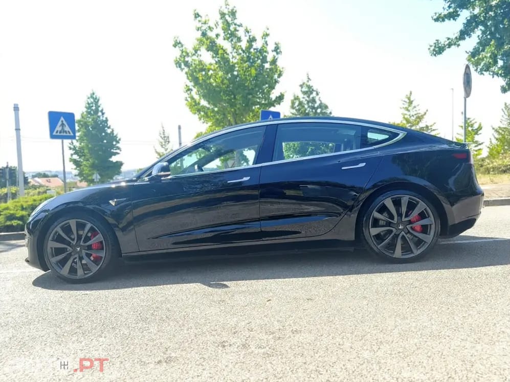 Tesla Model 3 Long Range AWD Dual Motor Performance