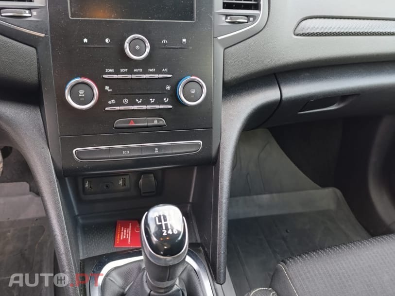 Renault Mégane Sport Tourer 1.5 Blue dCi Limited C/PM+Pneu