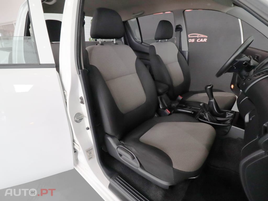 Mitsubishi L200 2.5 DI-D CD Invite CC 4WD