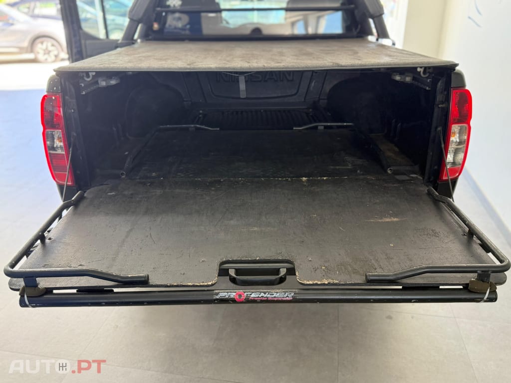 Nissan Navara 2.5 dCi CD LE Hi-Tech +P.Premium AT 4WD