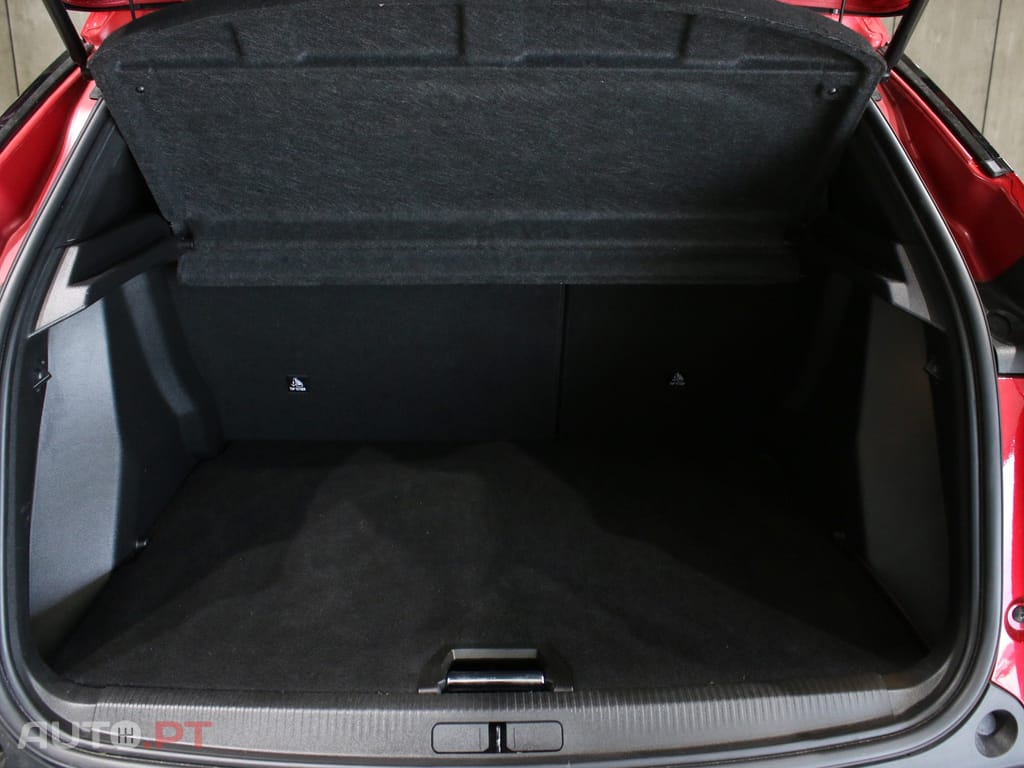 Peugeot E-2008 50 kWh Allure