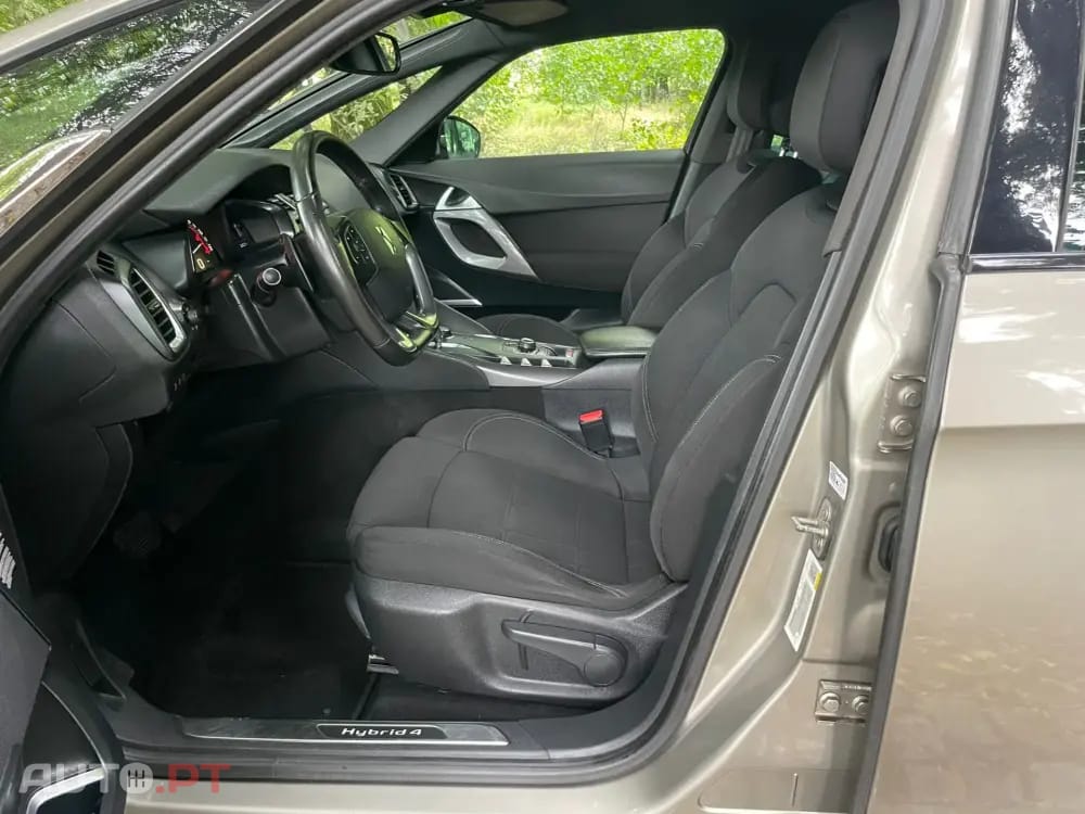 Citroen DS5 2.0 HDi Hy4 So Chic CMP6 102g