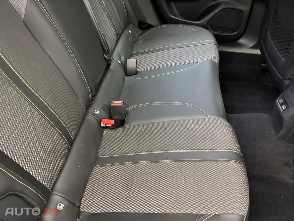 Peugeot 2008 1.2 PureTech GT EAT8