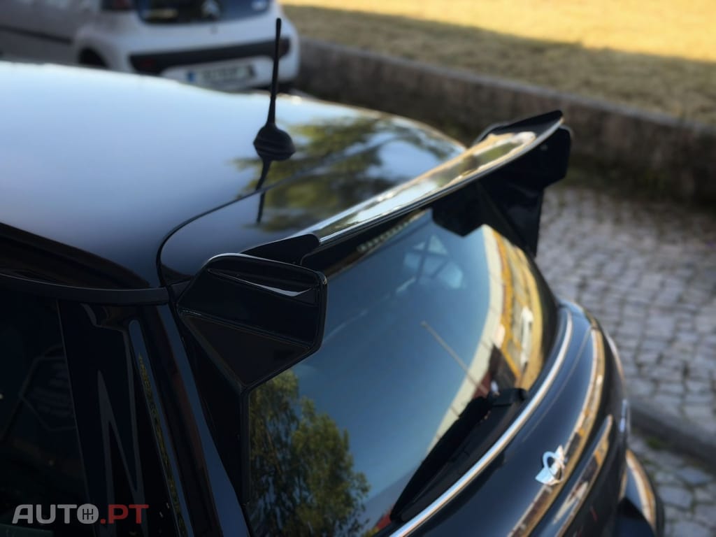 MINI Cooper John Cooper Works