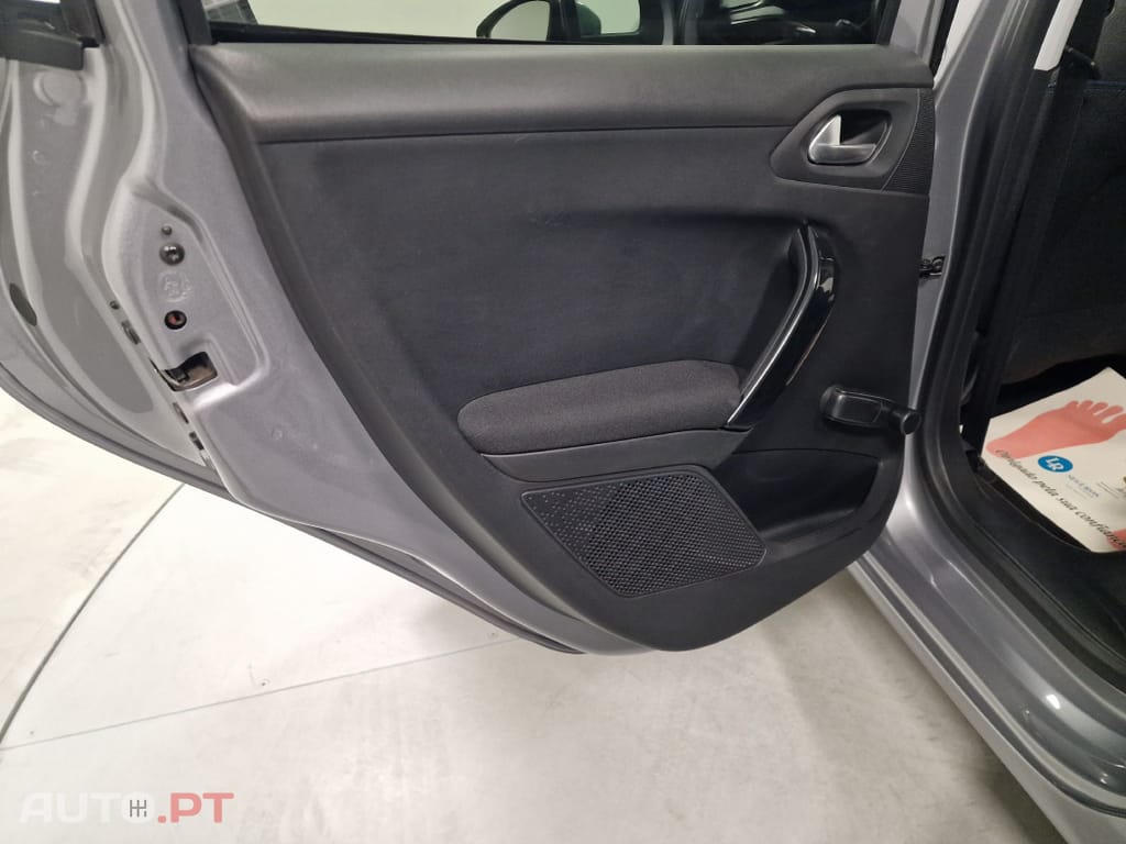 Peugeot 208 1.5 BLUEHDI 102CV SIGNATURE GPS CAMARA TRASEIRA