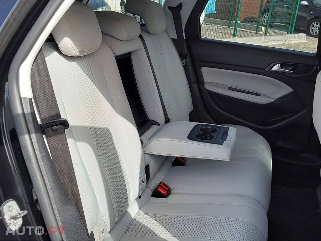 Peugeot 308 SW BlueHDi 130 EAT6 Stop & Start Allure