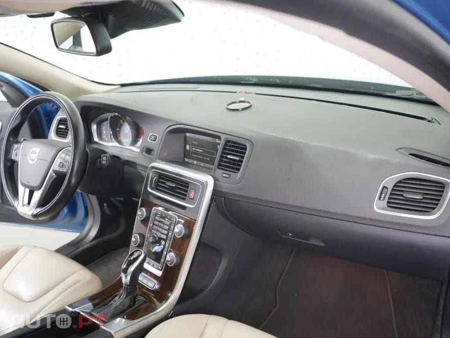 Volvo V60 2.4 D6 Summum AWD Phev