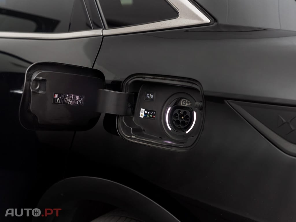 DS DS7 Crossback E-Tense Performance Line EAT8