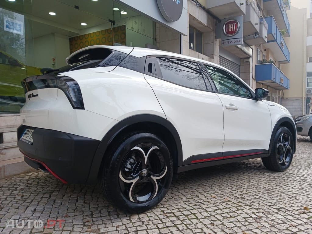 Alfa Romeo Junior 1.2 Speciale eDCT6