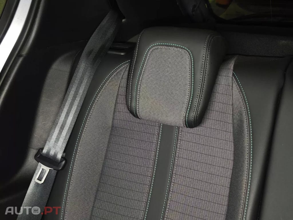 Peugeot 208 PureTech 100 EAT8 Allure Pack