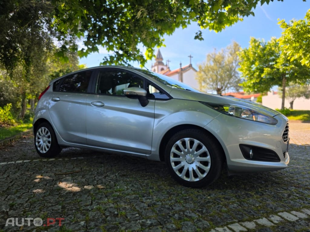 Ford Fiesta 1.0 EcoBoost S&S TITANIUM
