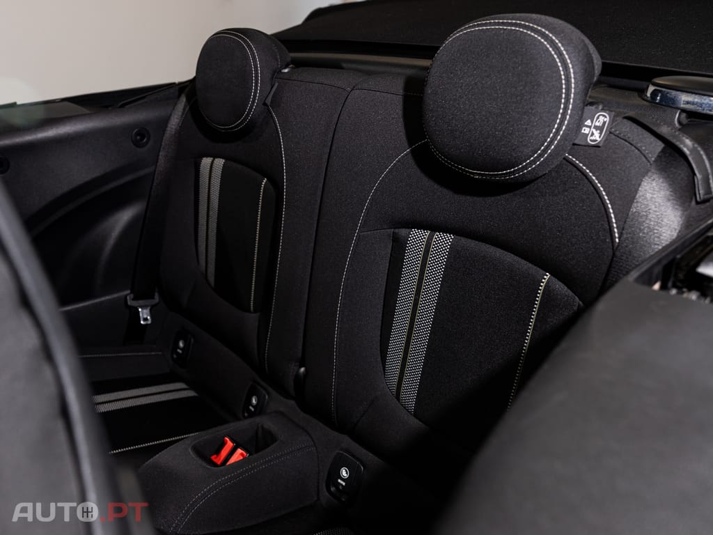 MINI Cabrio Cooper Premium Extra JCW Auto