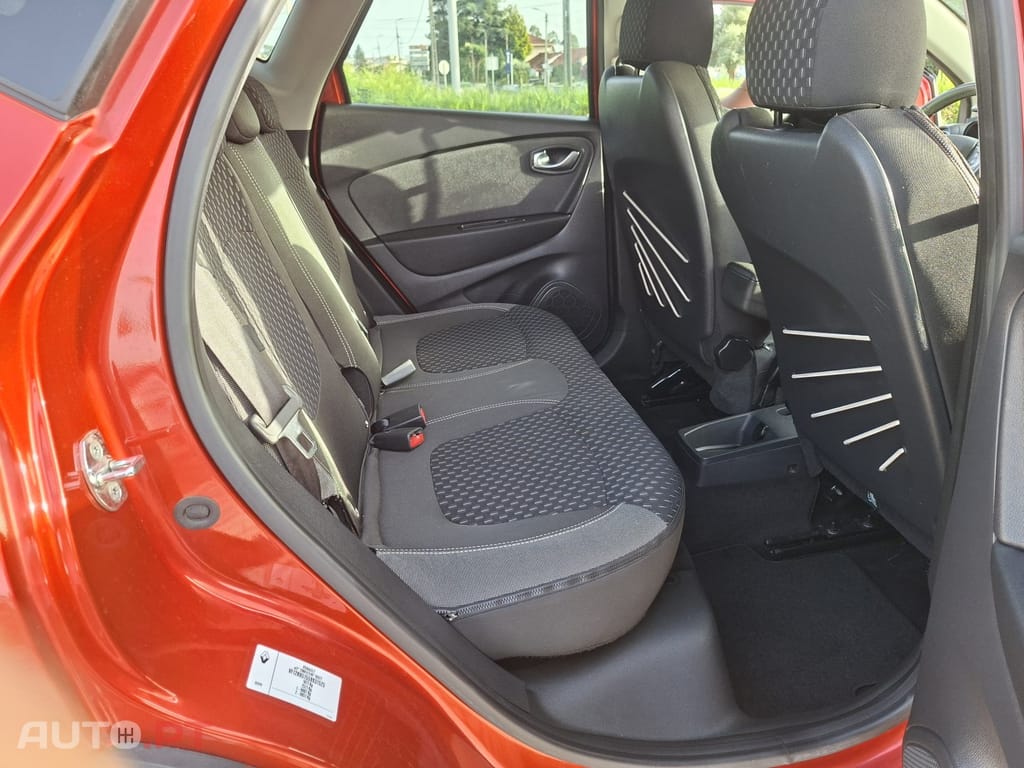 Renault Captur 0.9 TCE Exclusive — fotografia 23