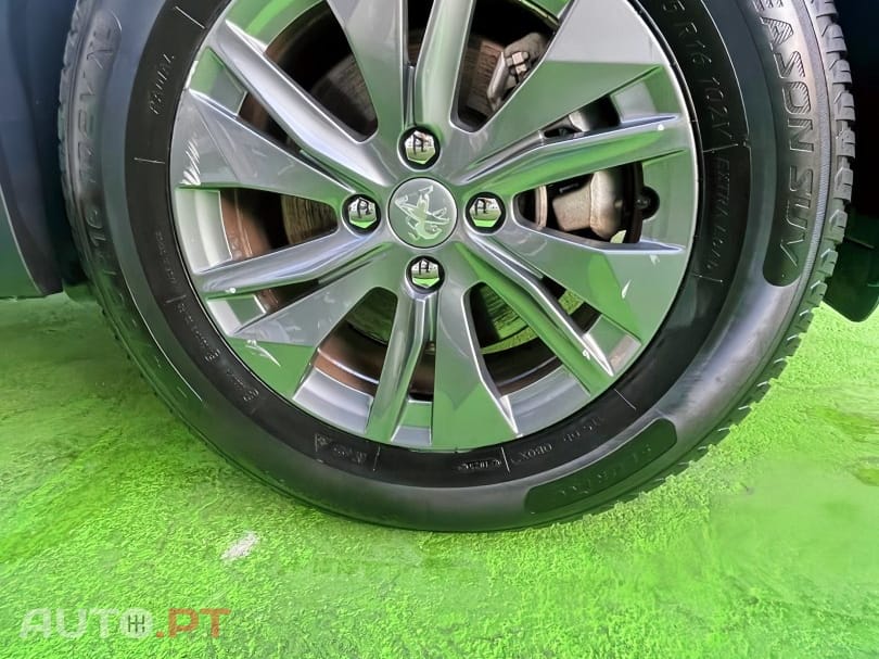 Peugeot E-2008 50 kWh Style