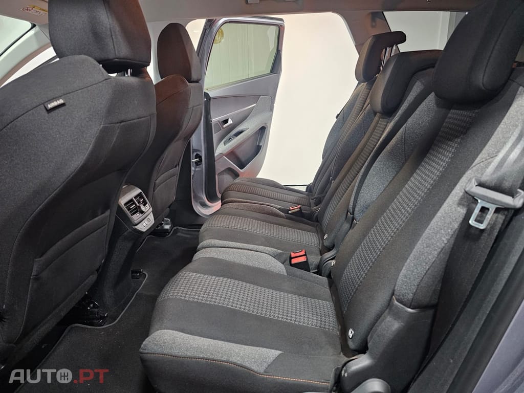 Peugeot 5008 1.5 BlueHDi Allure EAT8