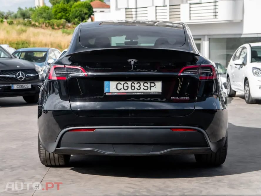 Tesla Model Y Performance Dual Motor AWD