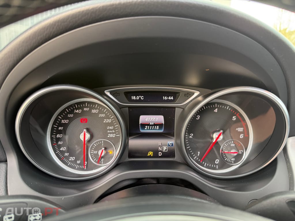 Mercedes-Benz CLA 220 d Shooting Brake AMG Line Aut.