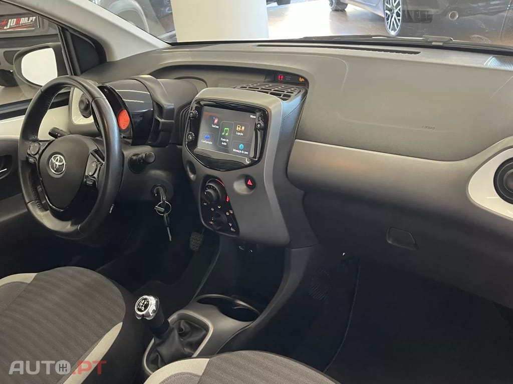 Toyota Aygo X Black&White