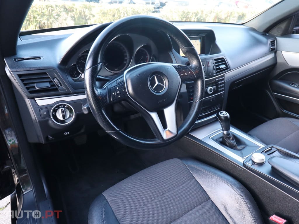 Mercedes-Benz E 220 CDi BlueEfficiency