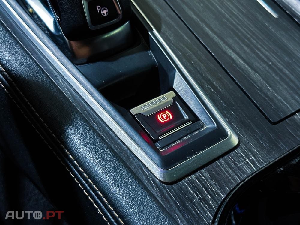 Peugeot 508 SW e-EAT8 225
