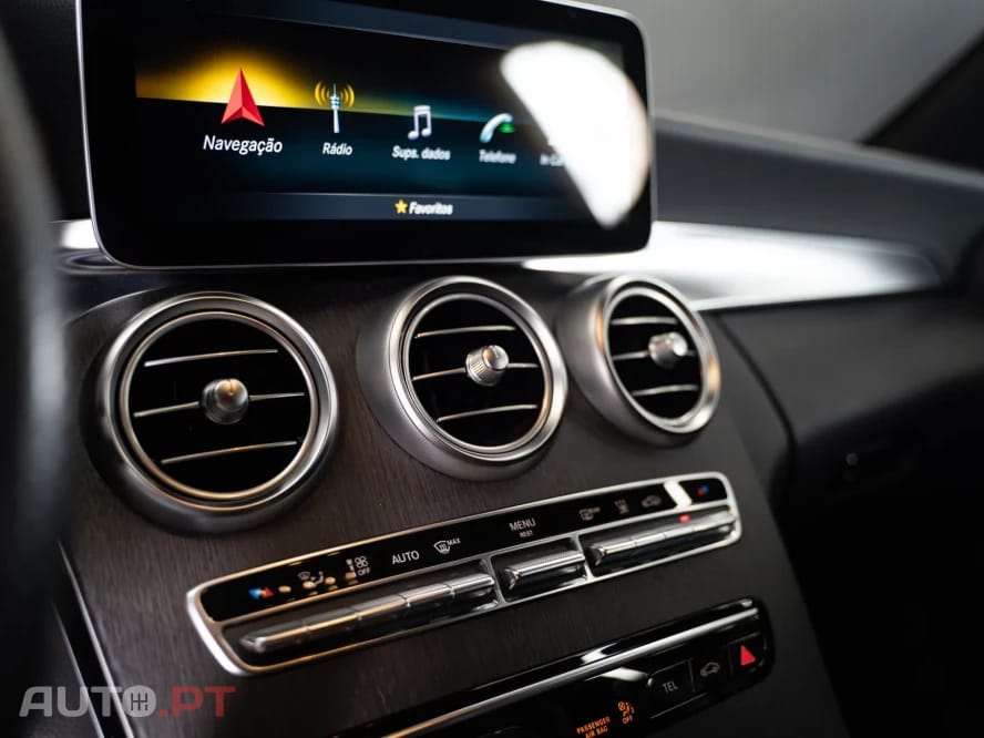 Mercedes-Benz C 300 e AMG Line