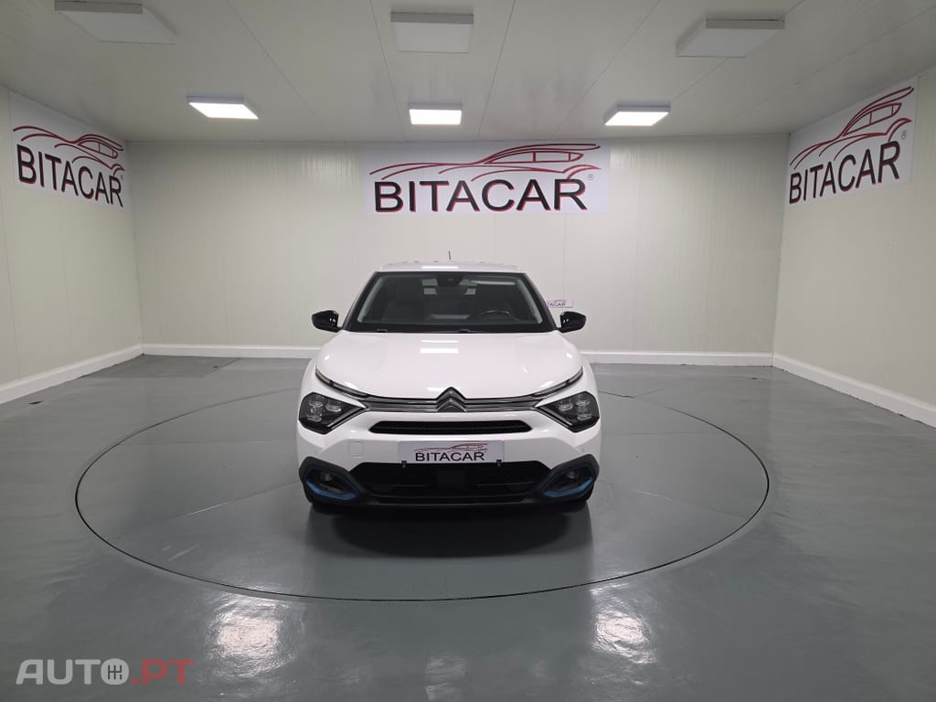 Citroën e-C4 50 kWh Shine — fotografia 31
