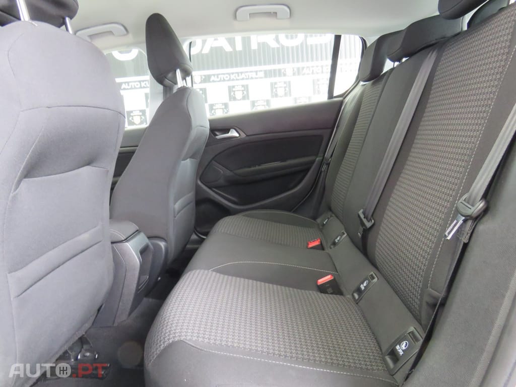 Peugeot 308 1.5 BlueHDi Business Line