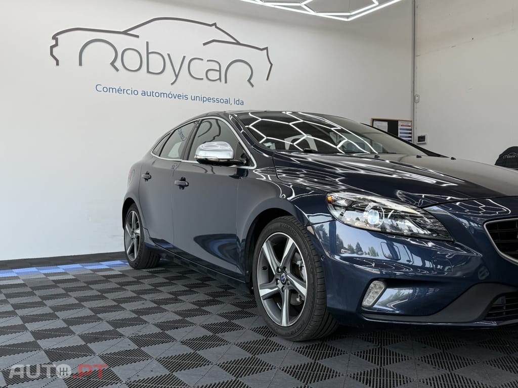 Volvo V40 1.6 D2 R-Design Momentum