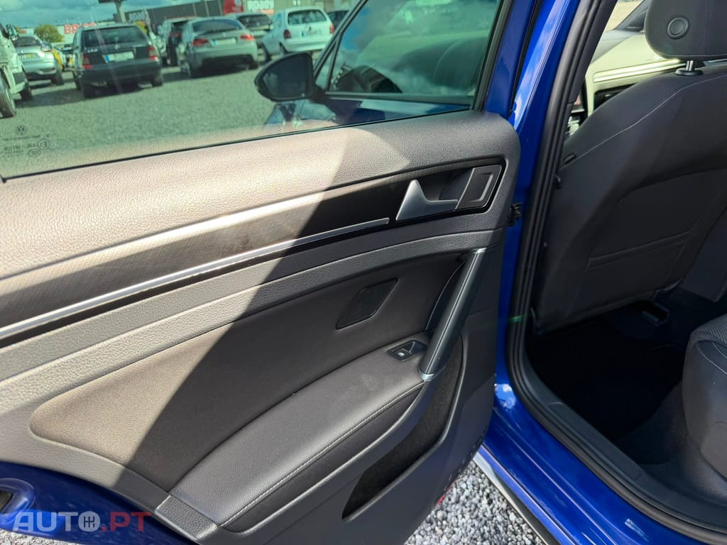 Volkswagen Golf R 4Motion (BlueMotion ) DSG