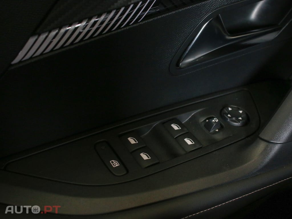 Peugeot 2008 1.2 PureTech Allure