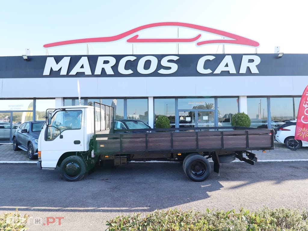 Isuzu Série N NKR 55 LL 5D