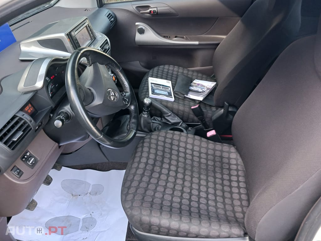 Toyota iQ 1.0 VVT-i Essential+AC