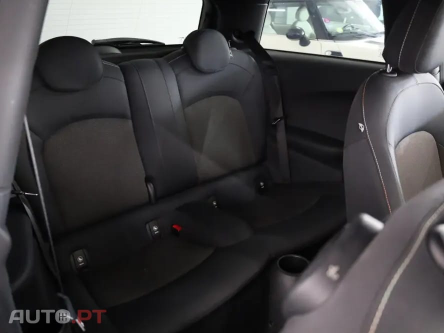 MINI Cooper Cooper D