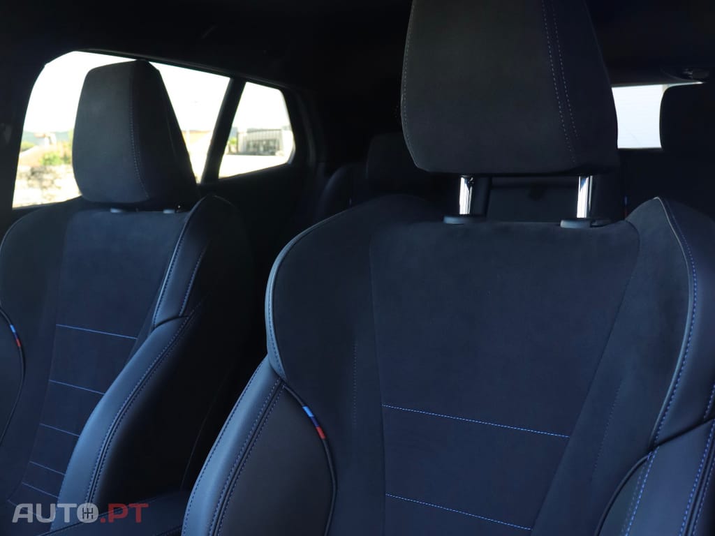 BMW iX2 eDrive20 Pack Desportivo M
