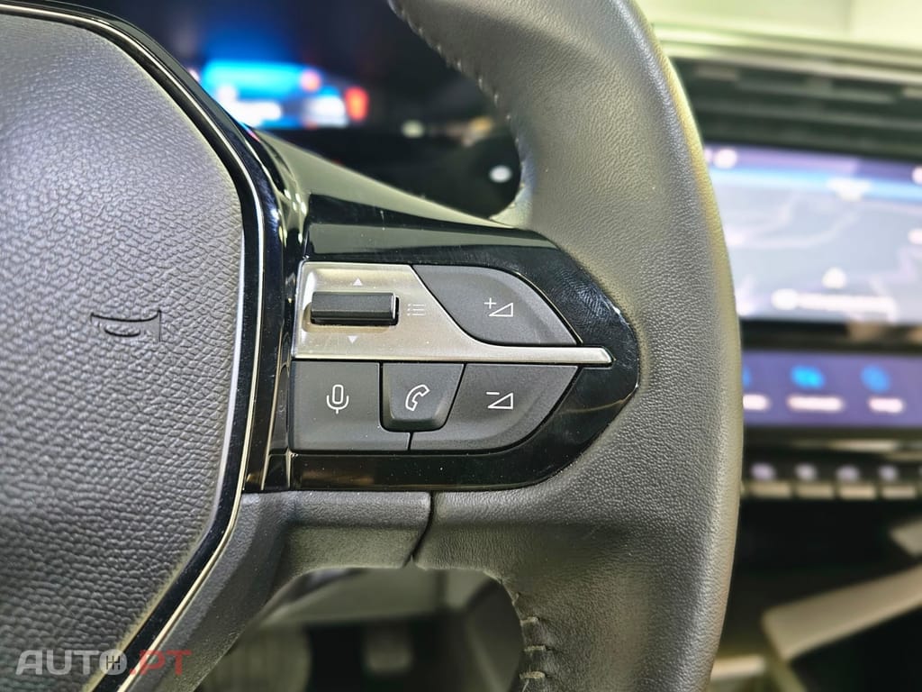 Peugeot 408 1.6 Hybrid Allure e-EAT8