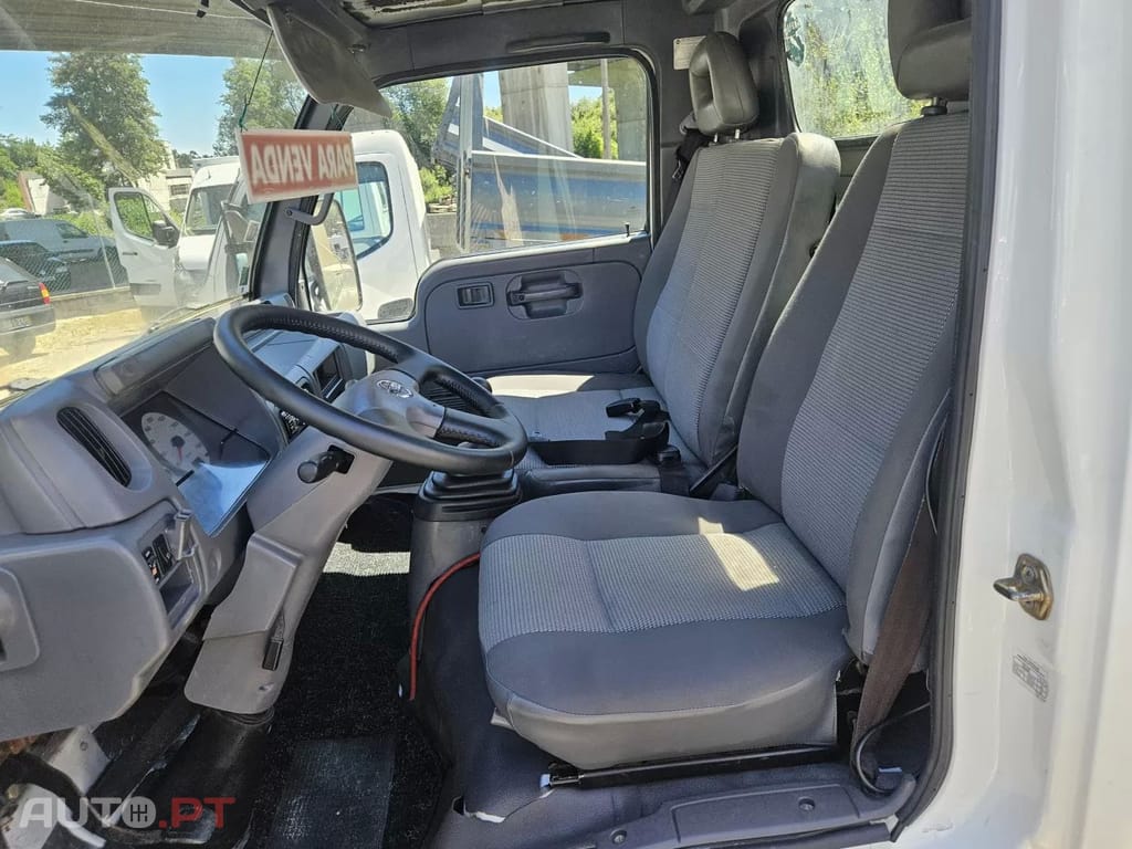 Nissan Cabstar  com grua e báscula 