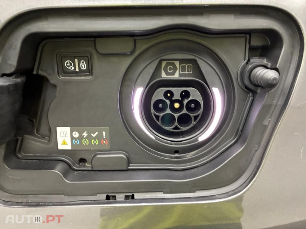 Peugeot 3008 1.6 Hybrid GT Pack e-EAT8
